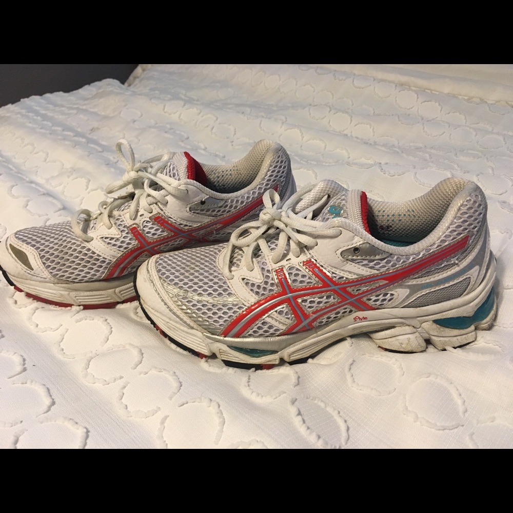 Gently used Asics Gel Cumulus 13